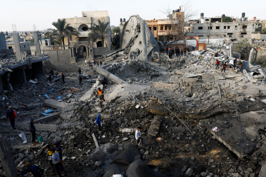 [속보] 이스라엘, 가자 최남단 라파 타격…하마스 "최소 7명 사망"